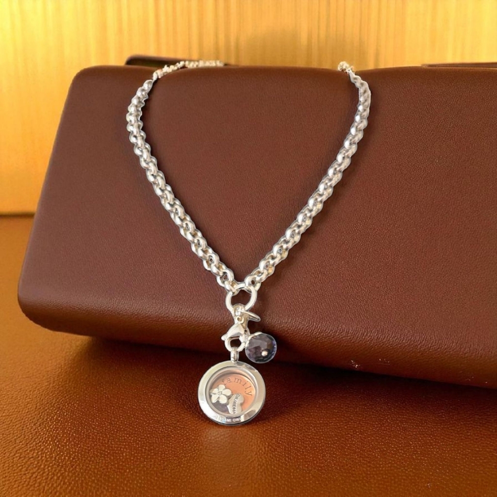 Origami Owl Silver Tone Living Locket (Adjustable). - Picture 2 of 7